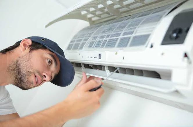 Spot HVAC trouble before it gets worse with Professional DC HVAC Repair. Discover key signs that your system needs attention & timely service.