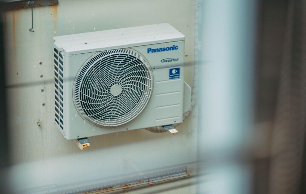 Get reliable AC Repair Services in Washington DC, for fast cooling solutions. Expert technicians for same-day home AC repairs