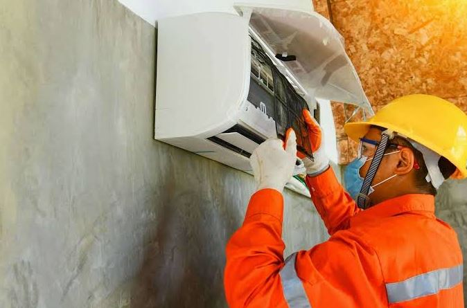 Spot HVAC trouble before it gets worse with Professional DC HVAC Repair. Discover key signs that your system needs attention & timely service.